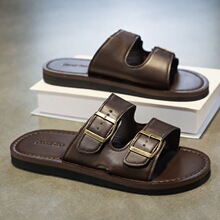 һ����Ь���ļ��¿��⴩��������ܛ�ב����\�����e��ɫɳ��Ƥ��Ь