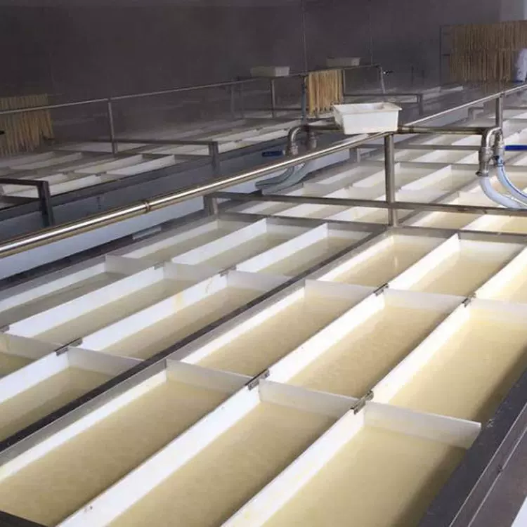 豆制品腐竹机器价格 半自动腐竹油皮机视频 免费安装调试