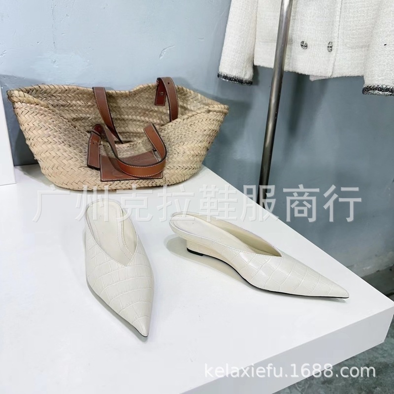 Haute Couture 2025 早春の新ファッションワニ柄ポインテッドトゥウェッジヒールミュールスリッパ女性用本革ミッドヒールトゥサンダル|undefined