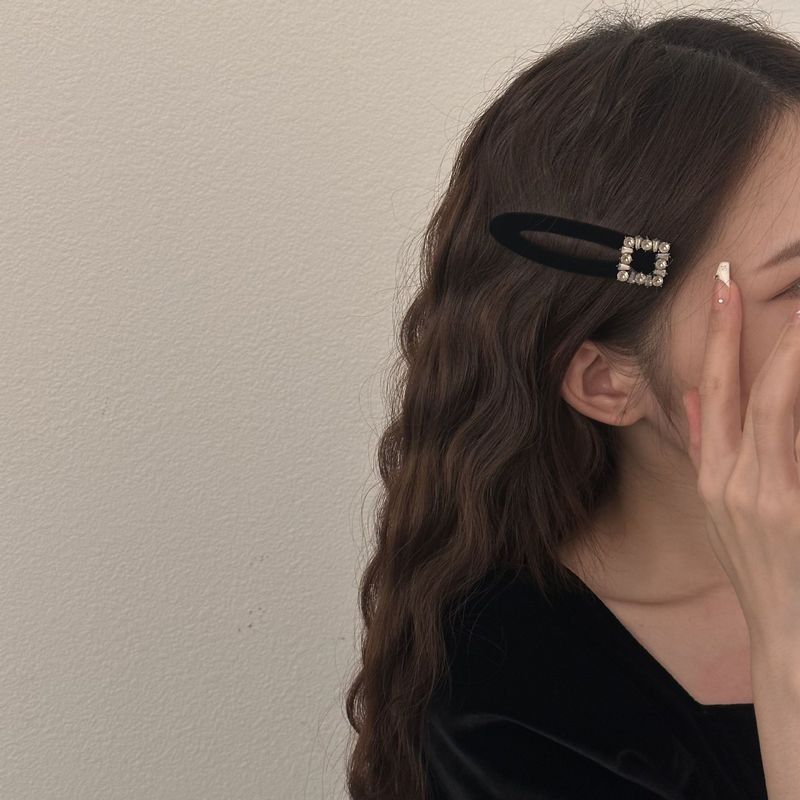 韓国の高級感の黒いベルベットの愛のドリルbbクリップのレトロなベルベットのドリルのヘアクリップのキラキラ前髪クリップ|undefined