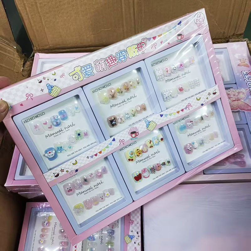 Nuevo desgaste de la serie de mariposa de uñas etiquetas de uñas niñas caja de almacenamiento transparente etiquetas de uñas falsas niñas etiquetas de uñas cortas