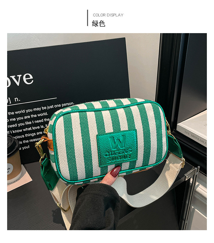 2026 nuevo fresco bolso de verano ancho cinturón de hombro mochila de hombro de vacaciones de mujeres bolso de cámara a rayas