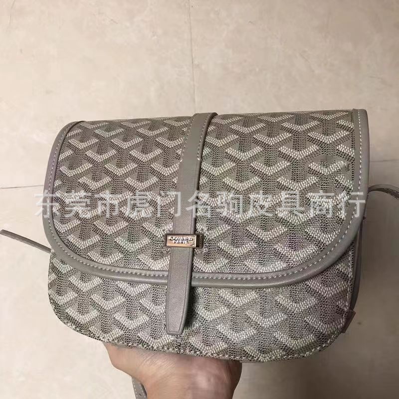 카키색
