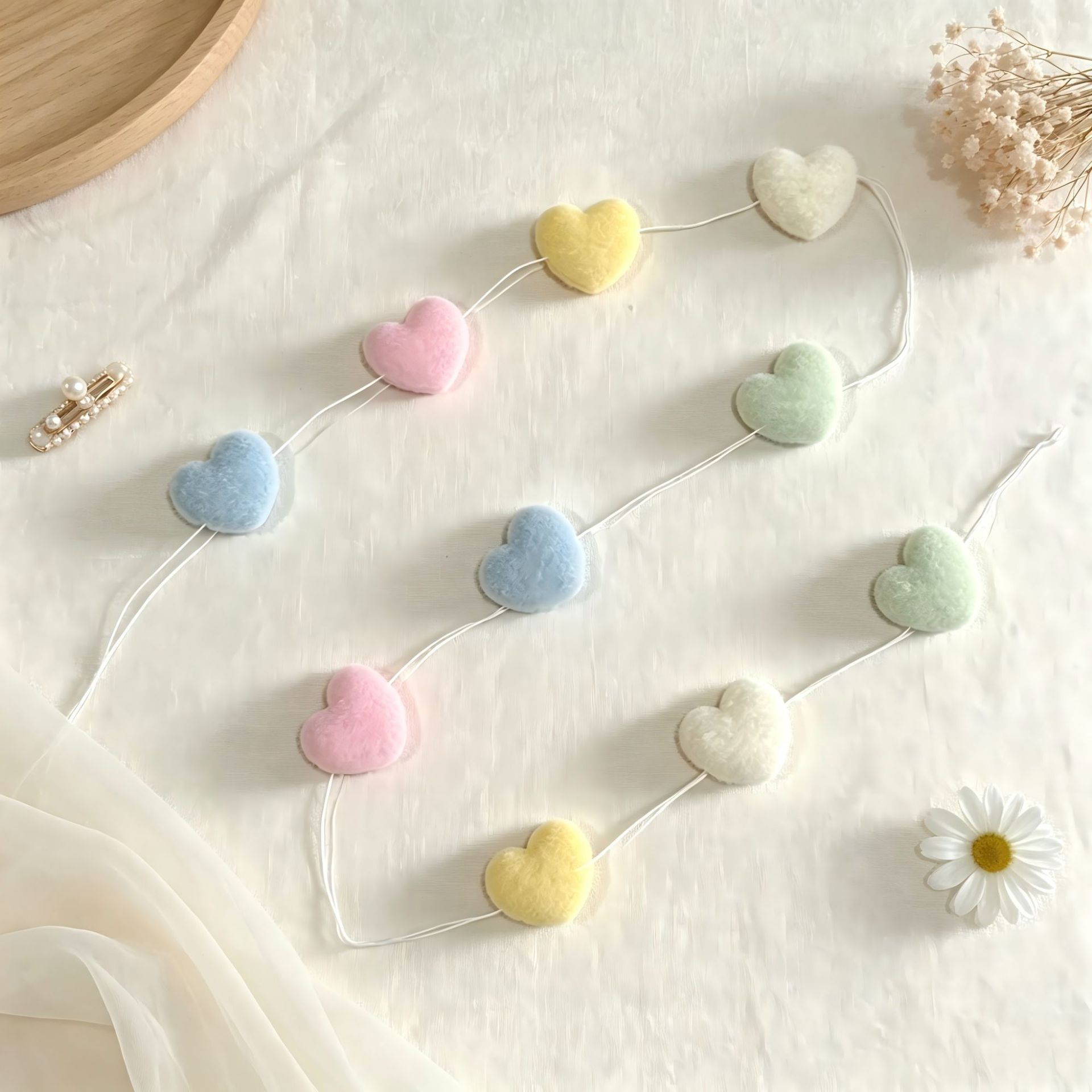 10 heart-shaped pendants with a diameter of 5cm