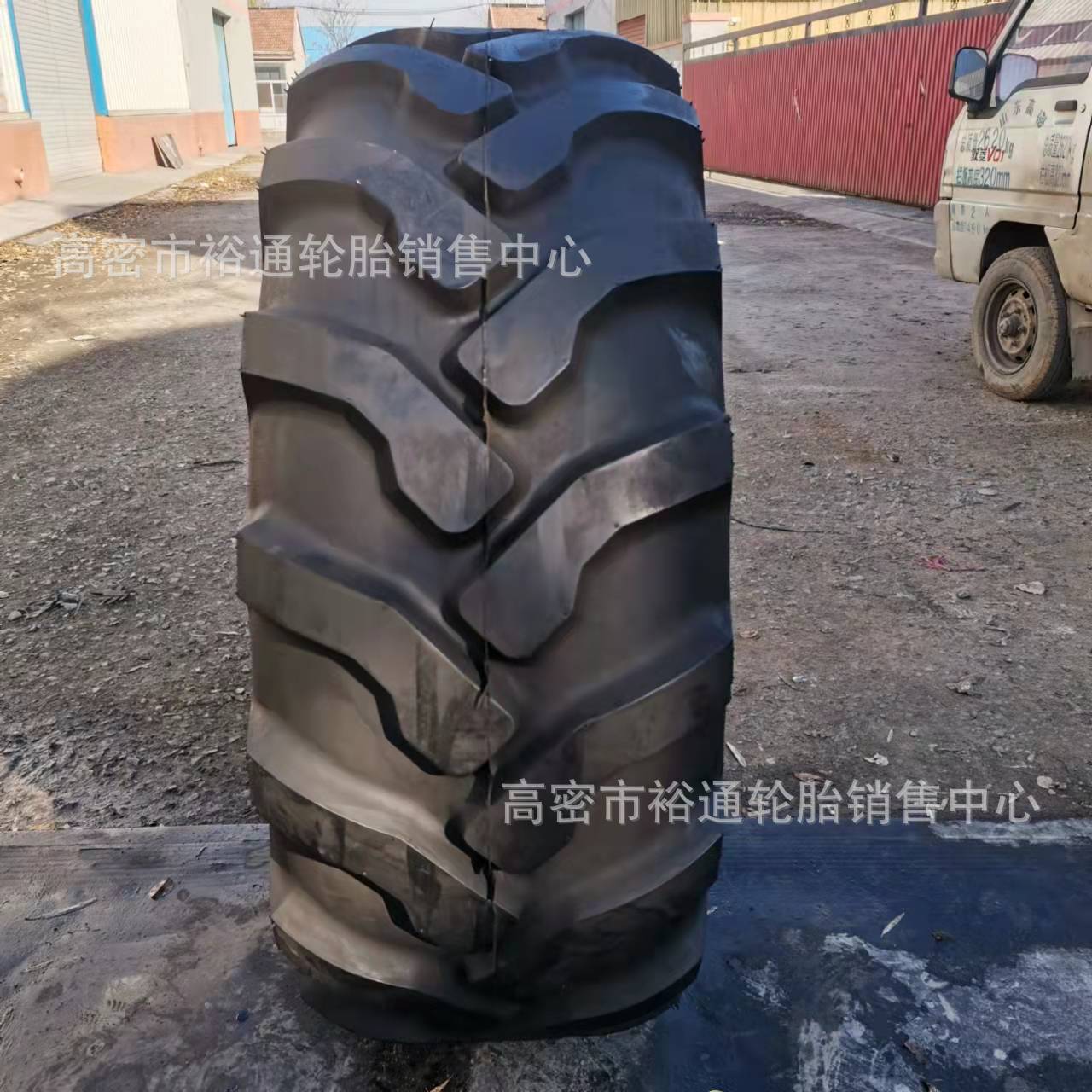 工程装载机轮胎17.5 21L-24 16.9 18.4-26-28 19.5L-24 两头忙R-4