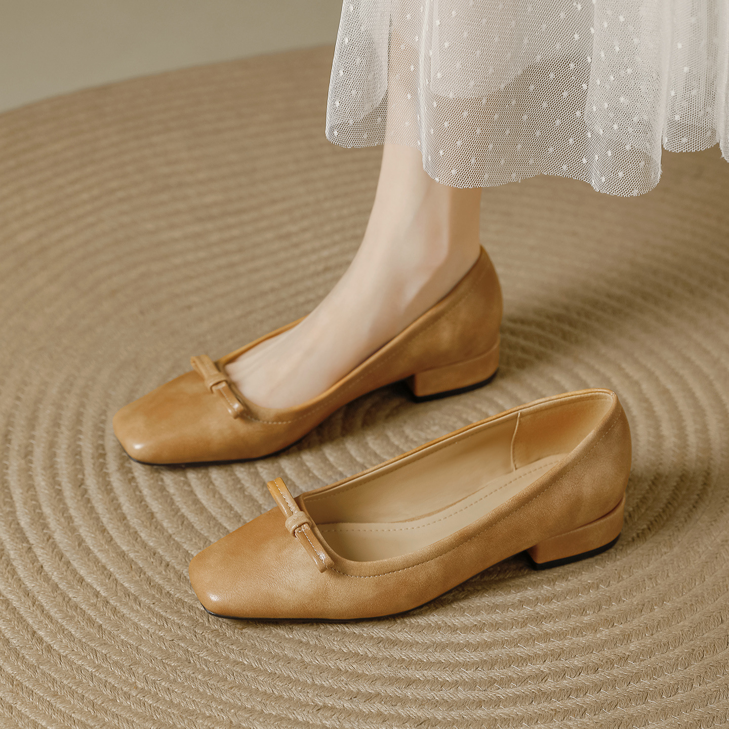 Retro Simple Mary Jane Shoes Women, 2025 Autumn New Style, Square Toe, Shallow Mouth, Comfortable Soft Leather Granny_vogvips.com