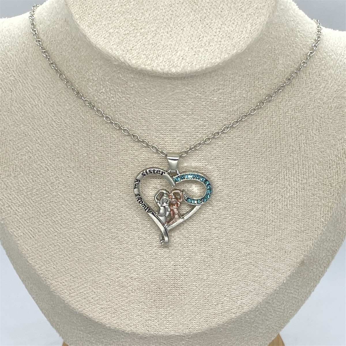 Collar con colgante de corazón para hermana joya elegante_voghion.com