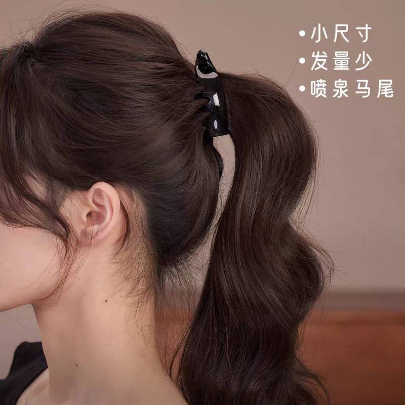 Small banana clip for thin hair, high-end feel, non-slip, fine-toothed, vertical ponytail twist clip, hair accessory for updos at the back of the head Small banana clip for thin hair, high-end feel, non-slip, fine-toothed, vertical ponytail twist clip, hair accessory for updos at the back of the head