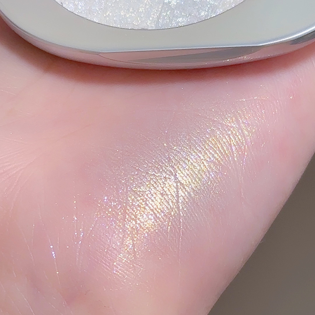 INSFANY Shell Highlight Sparkling Clear Face Brightening and Modifying Natural Three-dimensional Eye color-changing glitter Powder Eyeshadow undefined