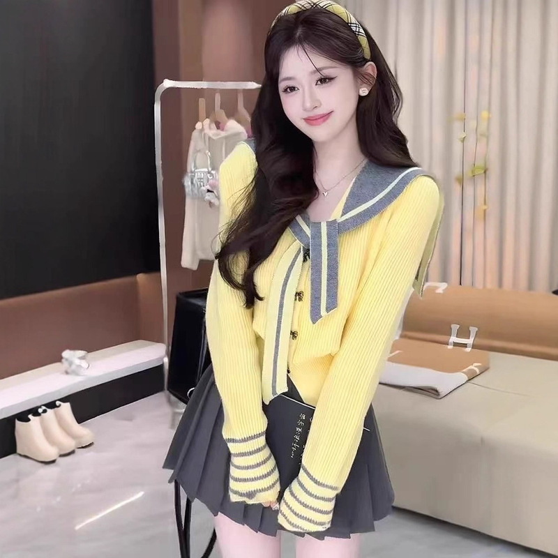 Yellow V Neck Navy Collar Knitwear Women's 2025 New Autumn and Winter Slim Short Knitted Knitwear Top for Small People