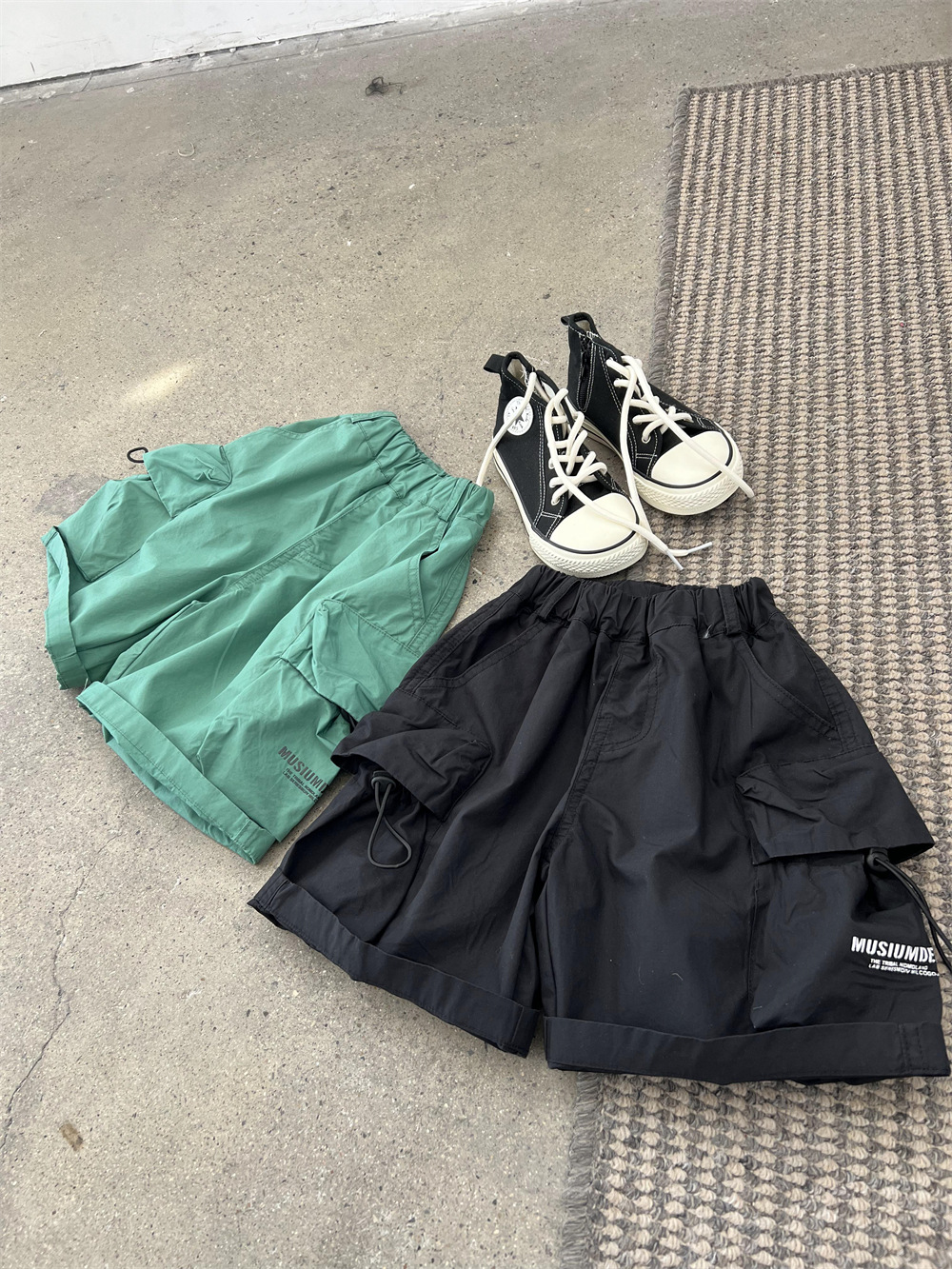 Sommerbørns amerikansk stil store lommer tynde arbejdsshorts til mænd og kvinder, løse snøreshorts, street glatte bukser_voghion.com