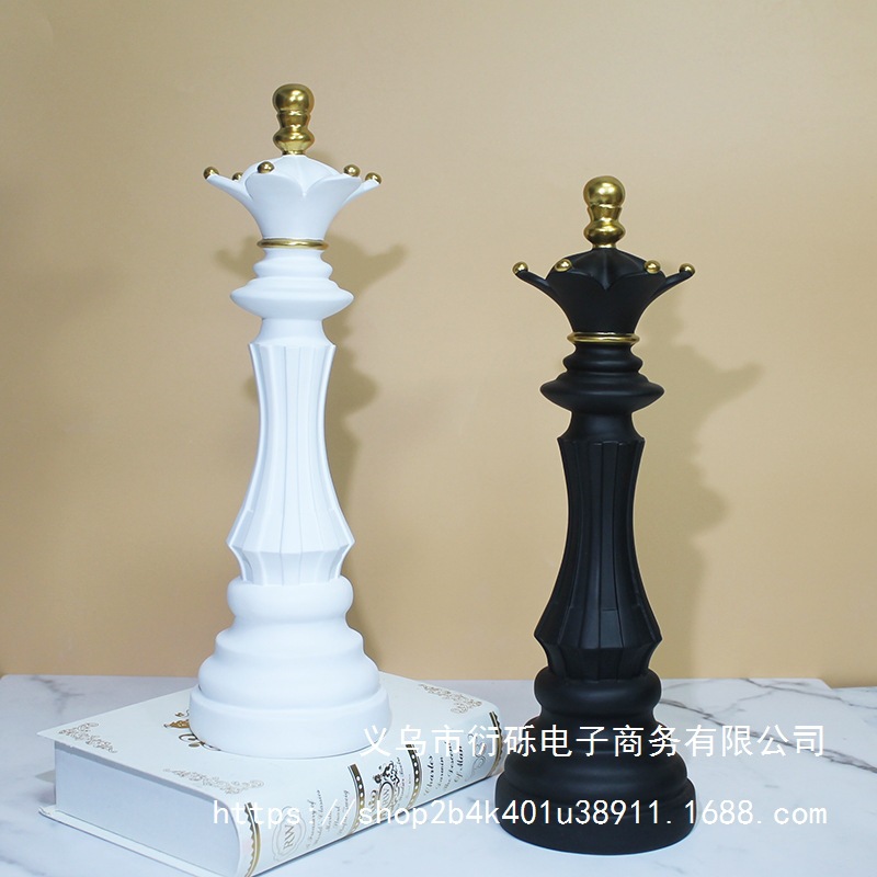 Decoración creativa para el hogar Ajedrez Decoración de resina Ventana Decoración para el hogar Muebles de ajedrez blanco y negro