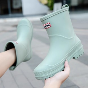 Fashion mid-barrel rain shoes women's water shoes winter outdoor rain boots adult fleece-lined soft bottom waterproof non-slip women's rubber shoes