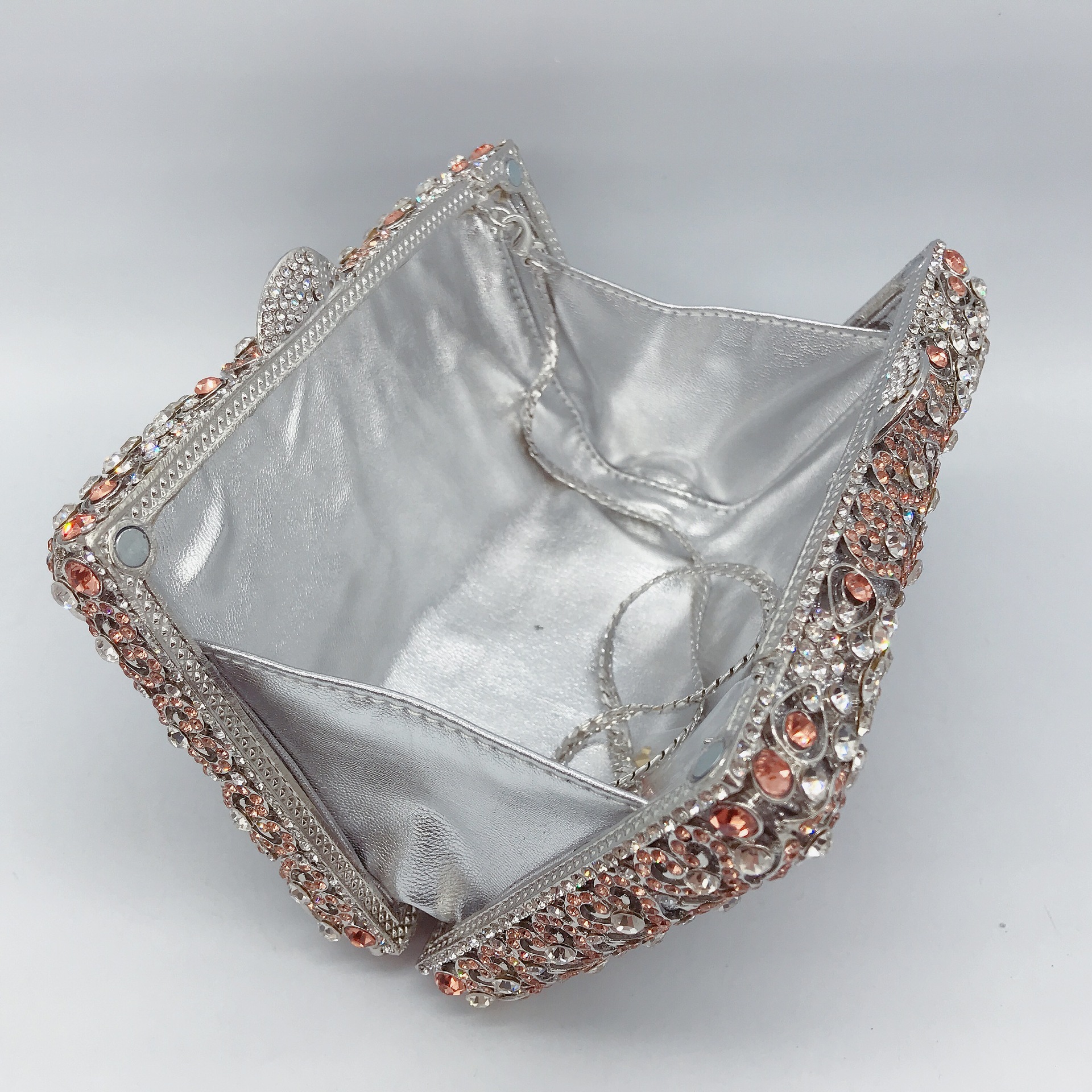Túi clutch nữ đính đá dạ hội hộp vuông kim loại rỗng phong cách châu Âu — Màu bạc xanh lam, Màu vàng lam, Màu Sâm panh, Màu bạc chi tiết 9