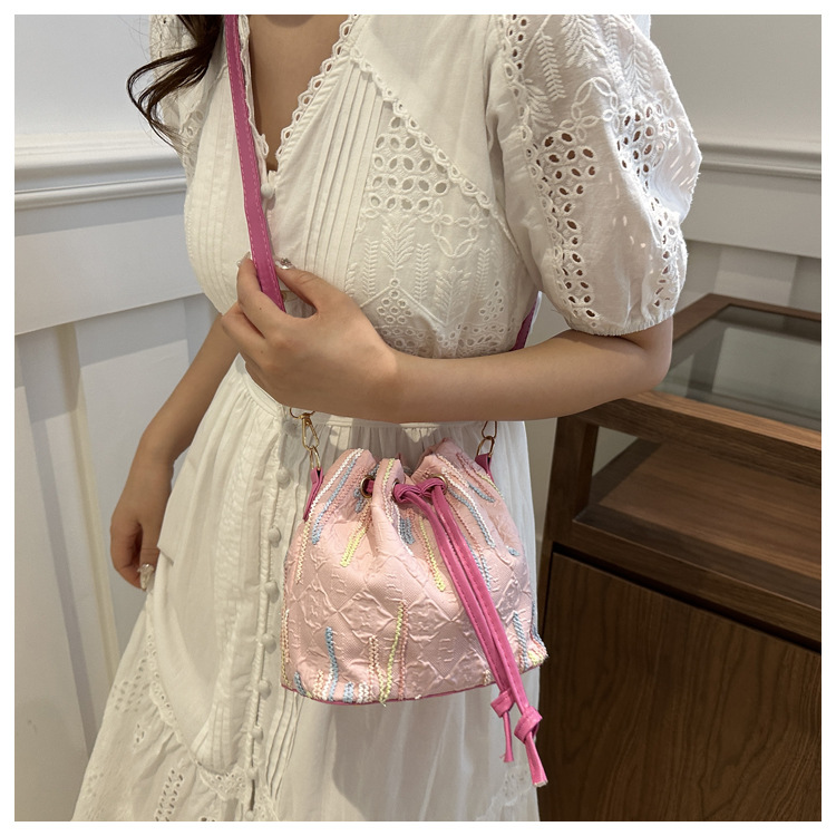 Single-shoulder bag, Korean-style drawstring, fresh and girlish crossbody bag, large capacity, commuting, casual, quality and versatile, Chinese-style bucket bag undefined