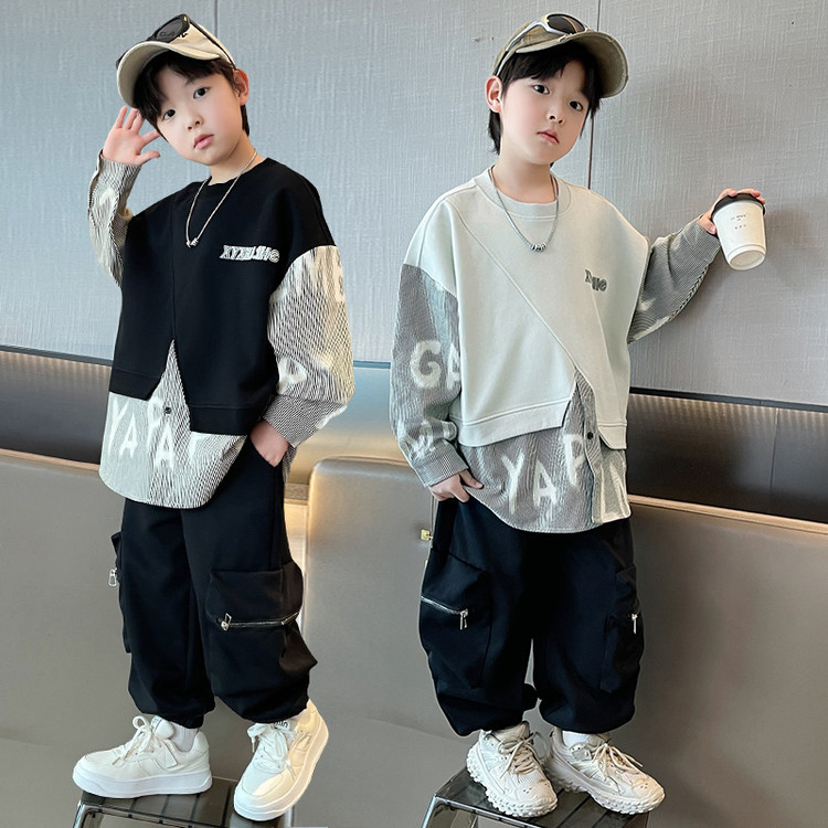 7086 Traje de primavera para niños Traje de dos piezas de ropa falsa a rayas de costura para niños de estilo occidental Traje de dos piezas de moda rojo neto de primavera y otoño