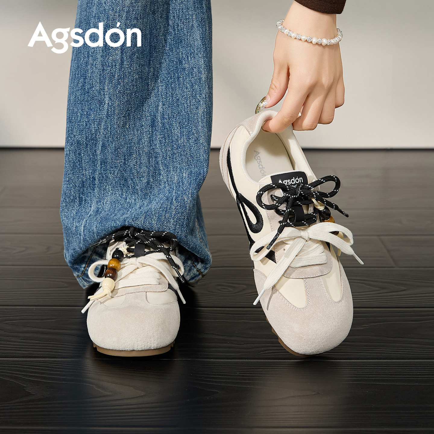 White summer GAT shoes