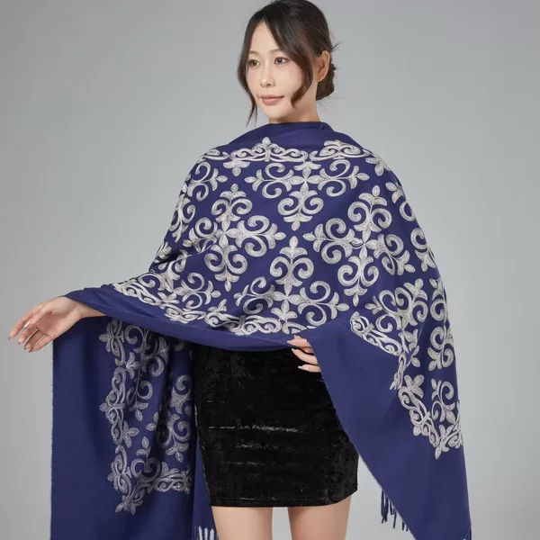New Korean-style hand-embroidered cloud-pattern scarf for women, faux cashmere shawl, ethnic-style travel cape, warm and in stock