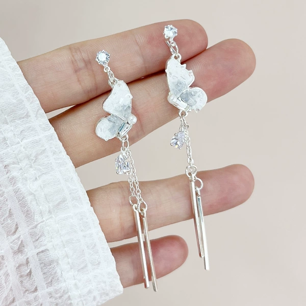 260# Half Butterfly Tassel Mosquito Coil Ear Clip