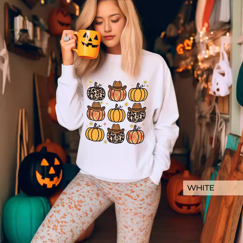 Vintage Halloween Sweatshirt Halloween Est 2024 Pull