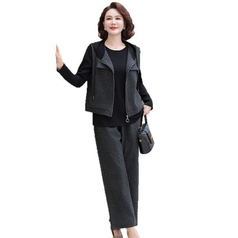 中老年女装洋气时髦套装2025新款妈妈秋装休闲马夹外套运动三件套|undefined