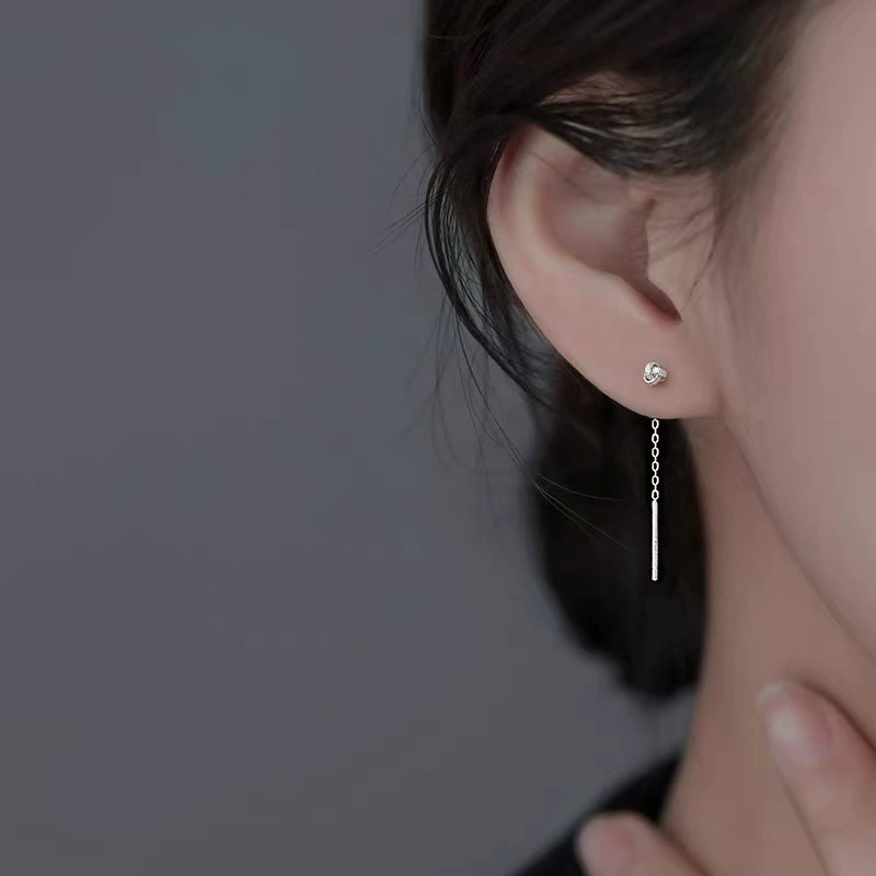 Серебряная игла, серьги, образец серебра 925, стиль светлая роскошь