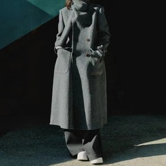 欧陽娜娜は同じタイプのチルラックの風格の雷系のスカーフの金の長いタイプのベルトの両面のカシミヤのウールのコートです。