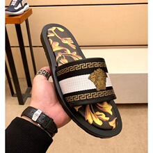 �W��վ���������^����ӡ��һ����Ь���n��r�аٴ�ɳ���⴩��Ь��