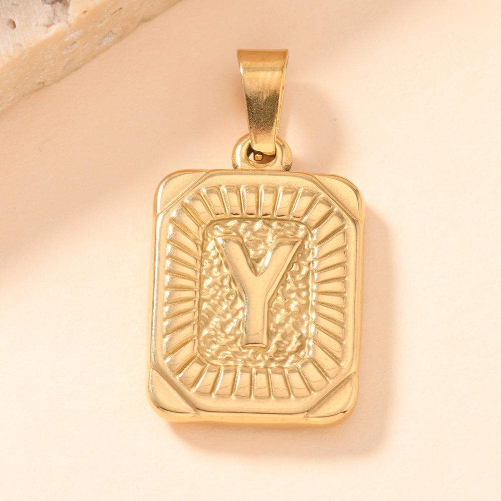 Colgante único europeo y americano estilo explosivo colgante de acero inoxidable fundición marca cuadrada 26 letras inglesas collar colgante accesorios de bricolaje