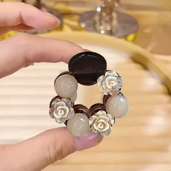 Camellia + hexagonal gripper