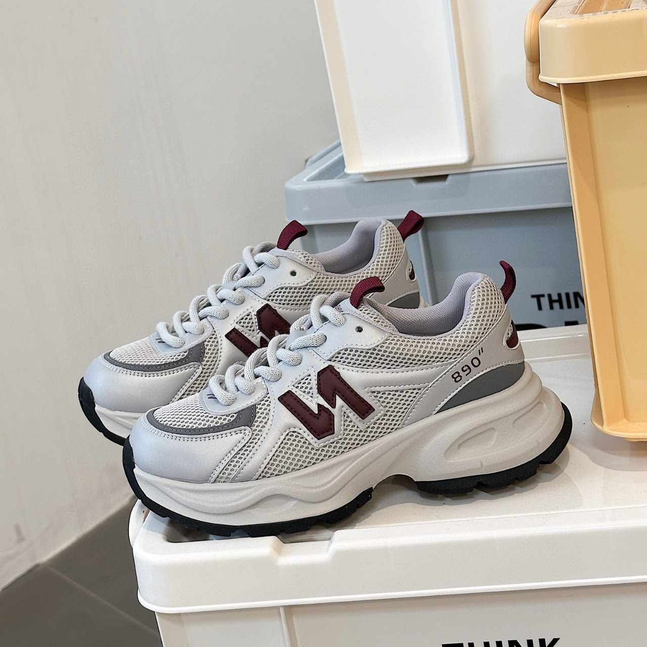 Giày sneaker chunky đế dày nữ lưới phối màu chữ N mùa xuân 2025 — Xám/màu đỏ, Màu be/nâu