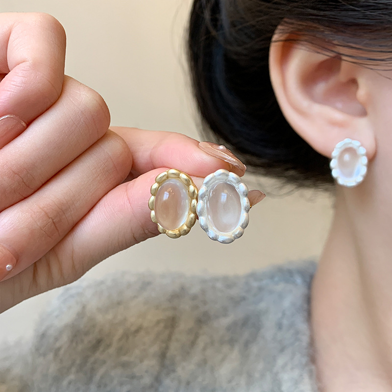 Matte retro elegant geometric earrings