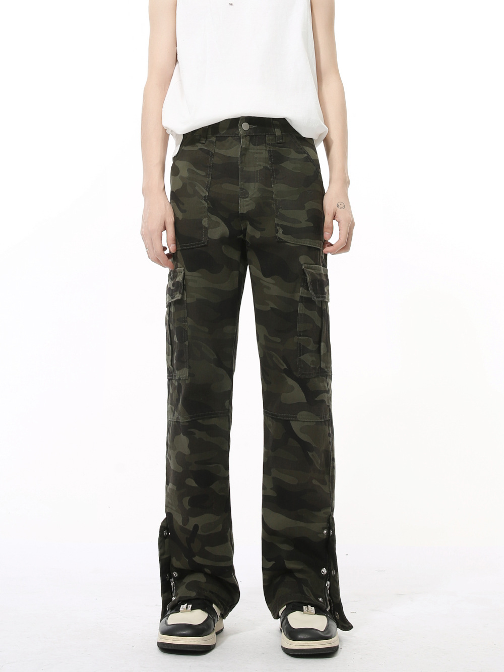 MTLCLOTHES Hombres| Otoño nuevo retro retro calles botones de fila pantalones de camuflaje pie cremallera herramienta jeans hombre