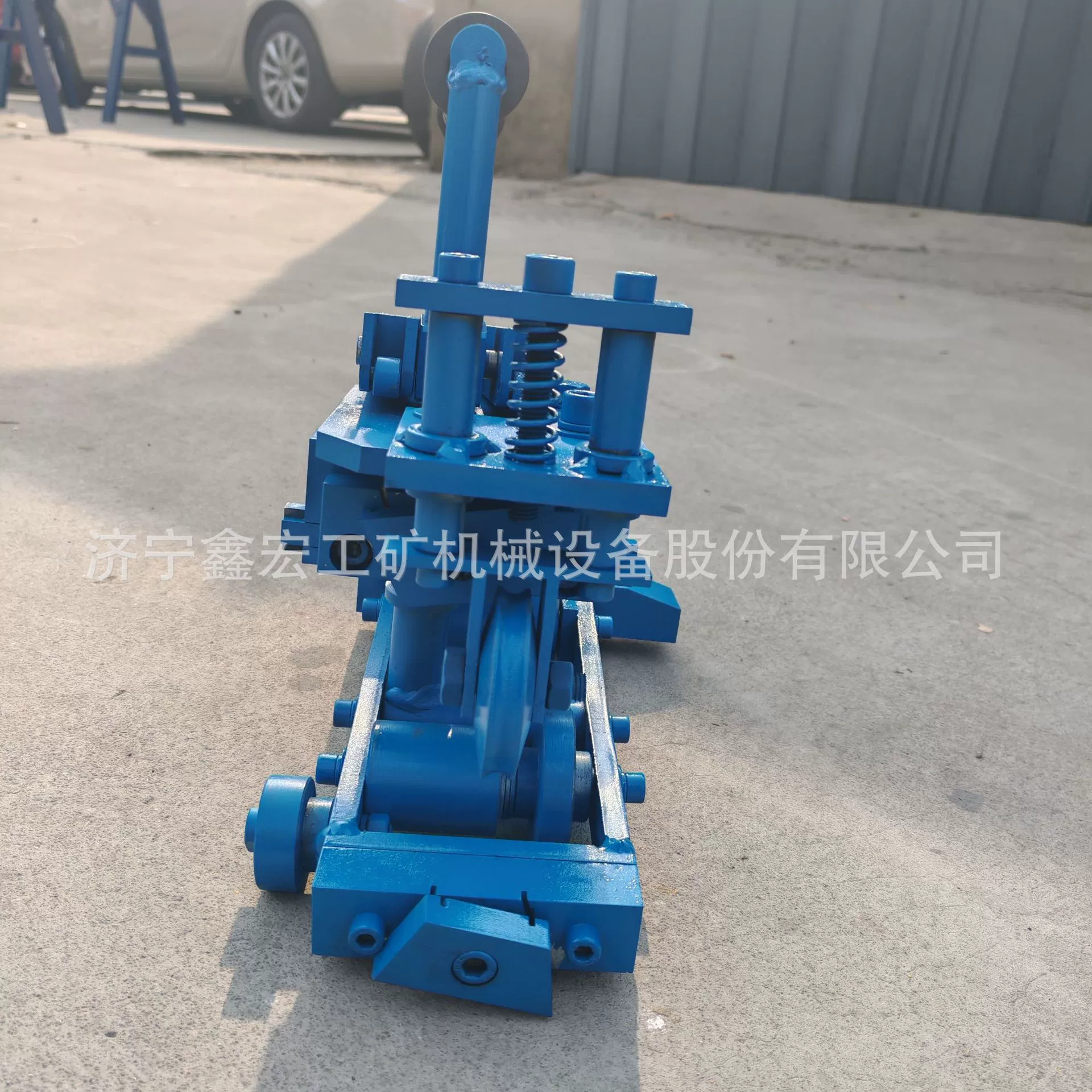 Машина для зачистки конвейерной ленты для шахты