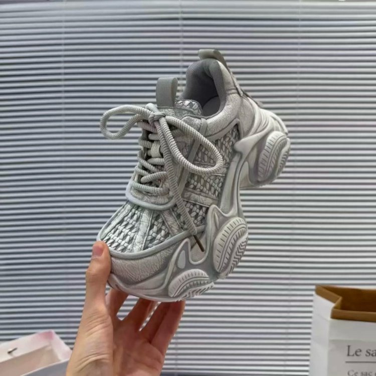 Zapatos de red para mujeres de verano de 2026 nuevos zapatos de deporte casuales transpirables de malla gruesa para mujeres