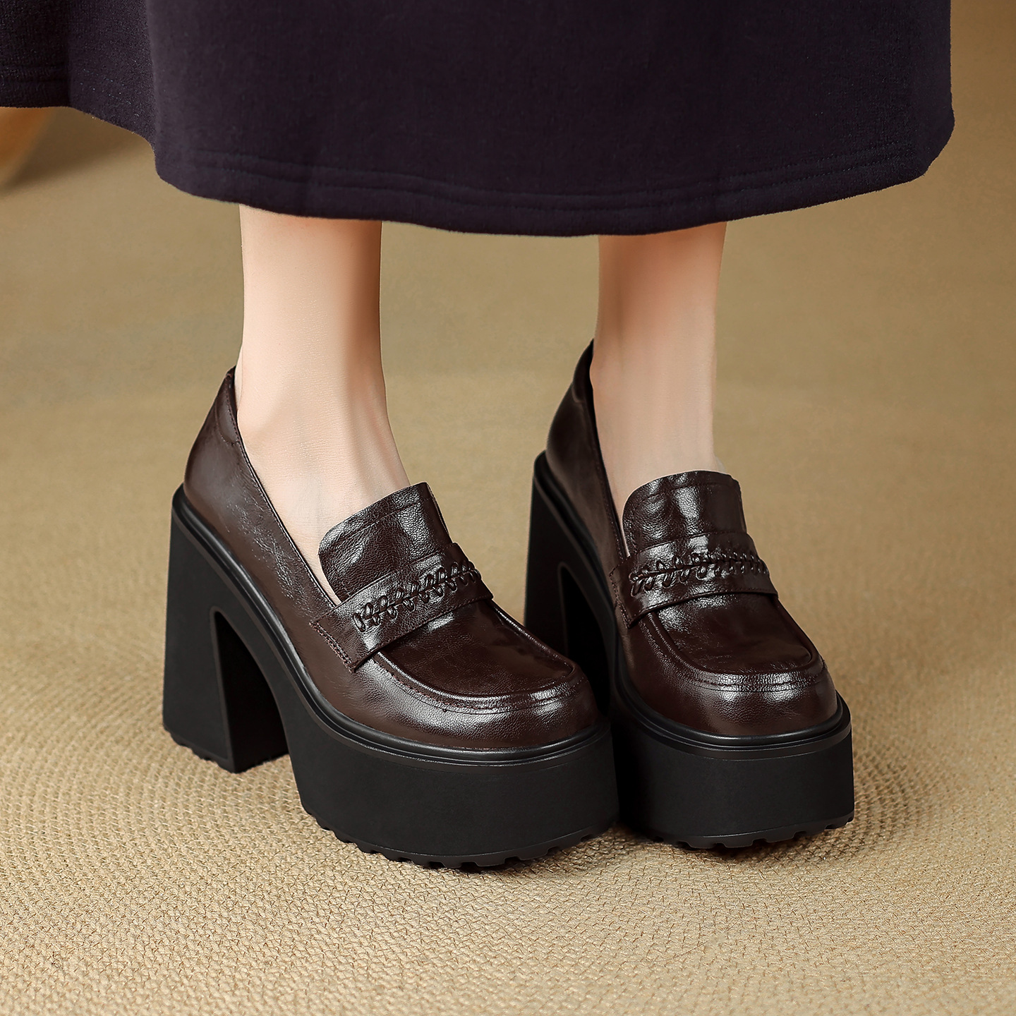 Giày loafer nữ đế dày da cừu non phong cách JK — màu nâu