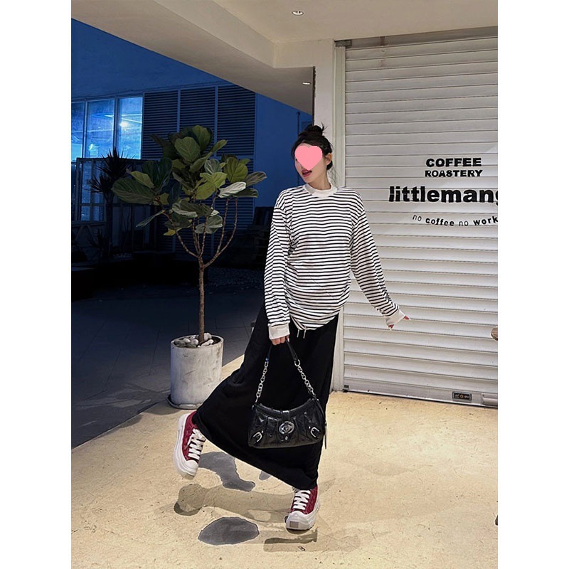Li Xueqin の同じアンサンブル シリーズの男性と女性用のキャンバス シューズ、レトロな赤い梅の花のスニーカー、カップル用の厚底カジュアル シューズ|undefined