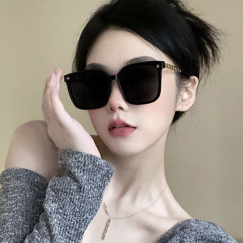 2024 luxury sunglasses for women, high-end metal chain, sun protection and UV protection, fashion sunglasses and sunglasses wholesale