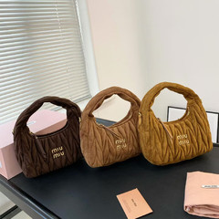 Iuバッグファッション餃子バッグ女性韓国版ins潮カジュアルショルダーバッグ新モデル毛皮小衆高級感女性バッグ