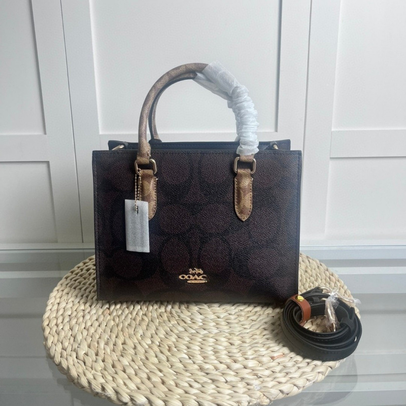 Coach's New Maggie Large-Capacity Tote Bag Fashionable Commuter Satchel Shopping Bag Single Shoulder Crossbody Tote Women's Bag Coach's New Maggie Large-Capacity Tote Bag Fashionable Commuter Satchel Shopping Bag Single Shoulder Crossbody Tote Women's Bag