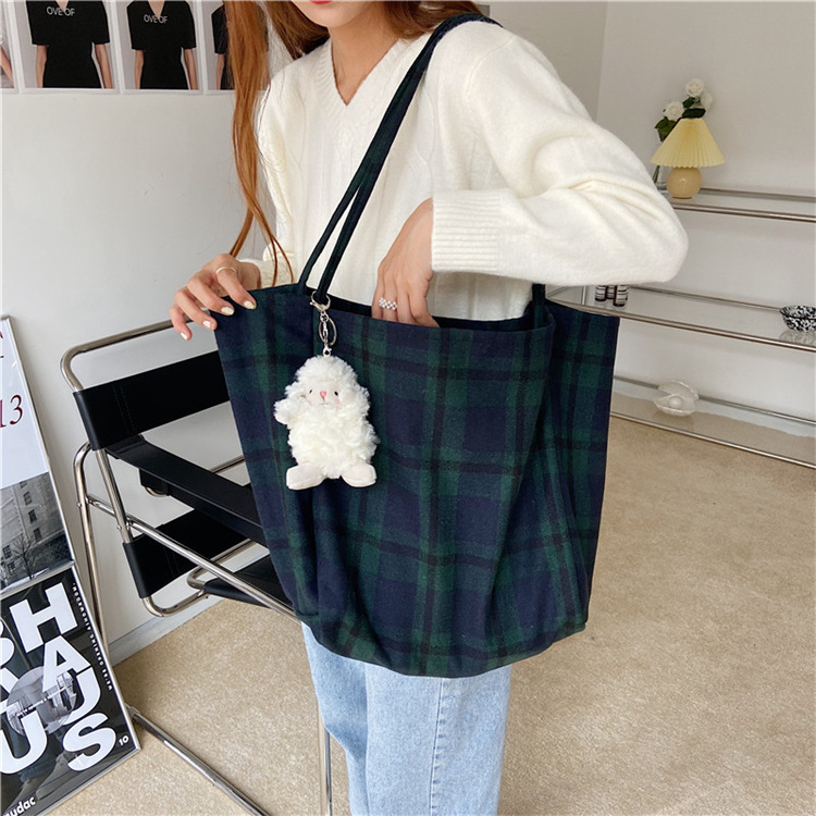 0981 Simple ins checkered woolen single-shoulder bag, hand-held cloth bag, student large-capacity shopping bag, laid-back style women's bag undefined