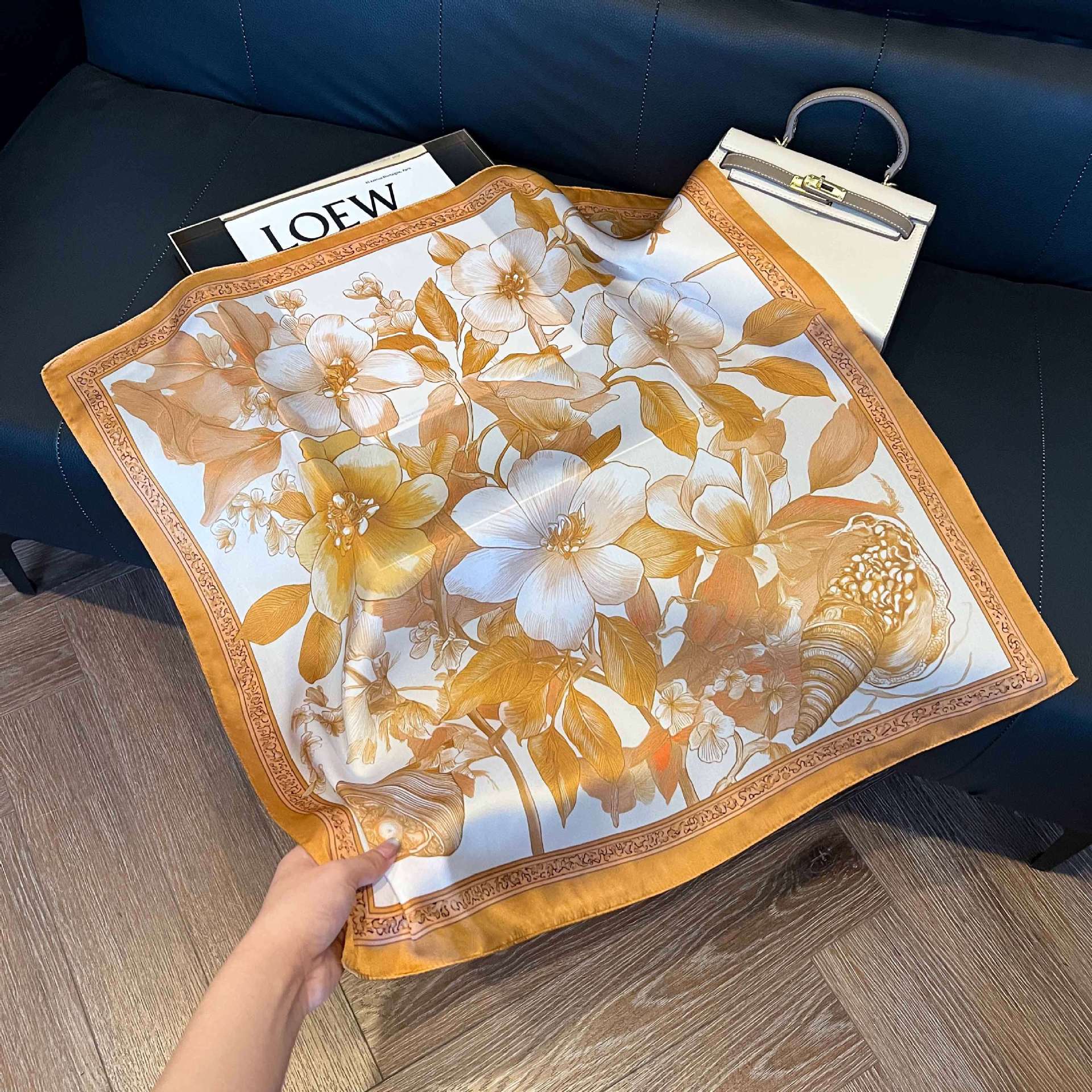 Transfronterizos nuevos bufandas de seda azul de alto nivel de seda cuadrada de simulación bufandas de moda de decoración de moda de combinación bolsa correa de pelo bufandas profesionales