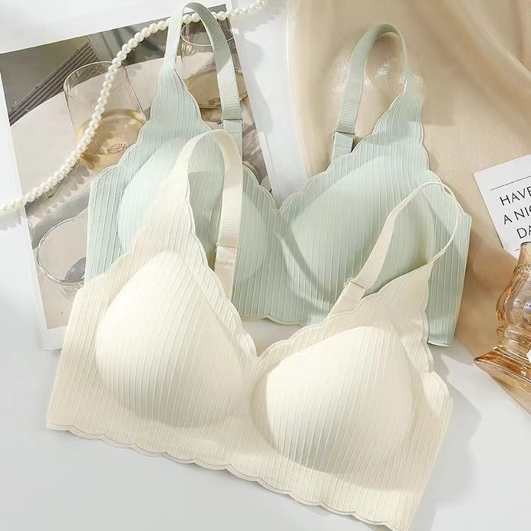 Nube sin marcas ropa interior de mujer pecho pequeño se reúne para evitar caída delgada taza de fijación cómoda sin anillo de acero brassiere de verano