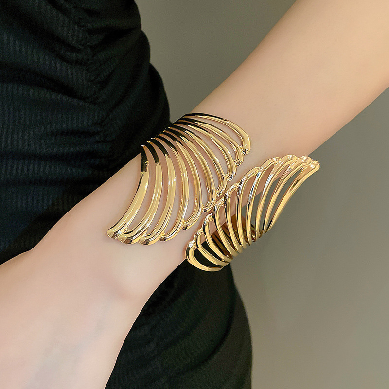 Exaggerated Geometric Metal Bracelet Circular Link Fashion Style_voghion.com