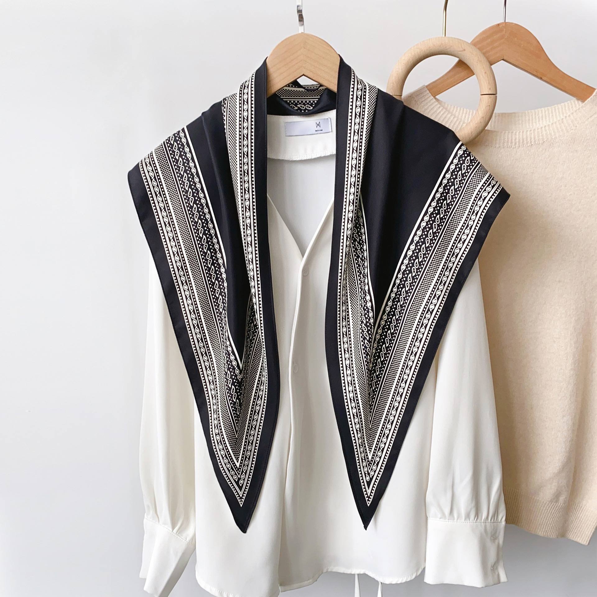 2025 nuevo estilo verano todo-fósforo cintura a juego camisa traje de mezclilla chal seda de sarga toalla triangular de moda fresca