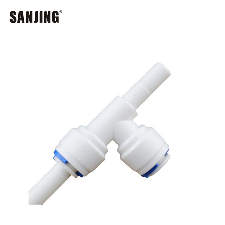 Compra al por mayor de dos puntos conector purificador de agua tee conector K7012 lado enchufe tee