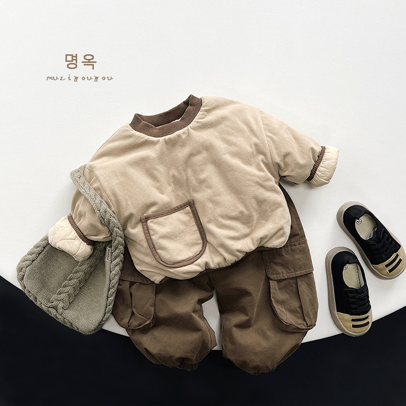 Suave glutinoso y fácil de combinar ~ niños y niñas camisa de muñeca acolchada de invierno para niños bebé engrosado cálido todo-fósforo superior moda coreana