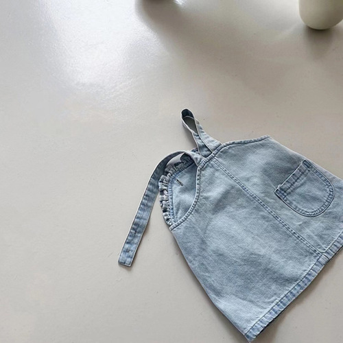 Korean version of children's clothing  summer girls' denim suspender skirt + floral short-sleeved T baby cute and trendy suit