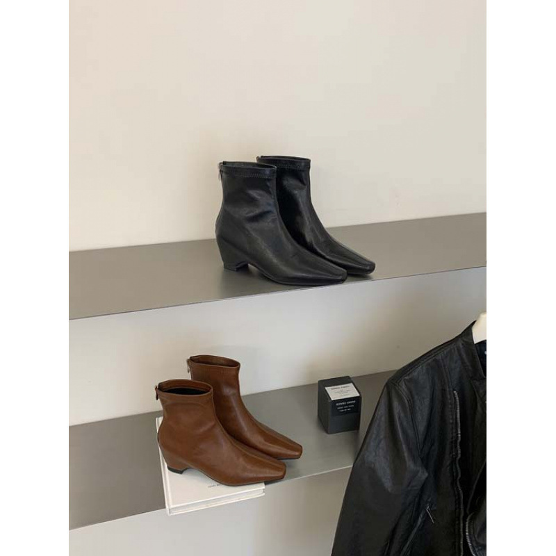 Early autumn square-toed wedge ankle boots with a high-end, slimming look, made of Maillard leather, with a back zipper, paired with a skirt and wide-leg jeans
