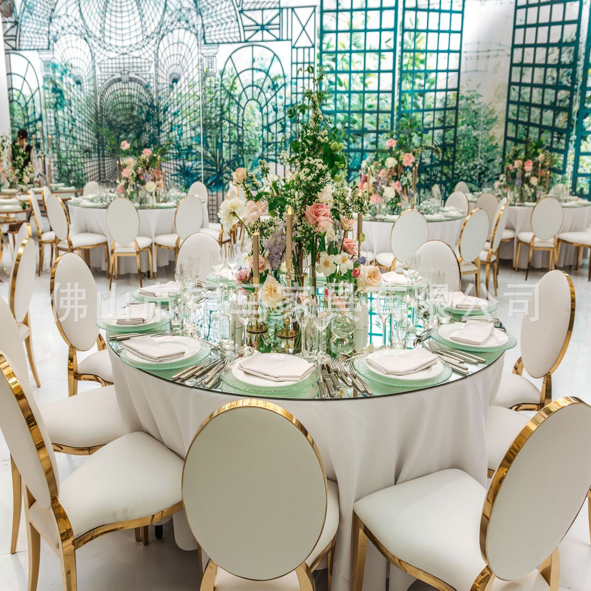 Fábrica al por mayor Hotel banquete boda comedor silla boda galvanoplastia Silla de acero inoxidable Bolsa De Oro suave Silla de comedor de cuero